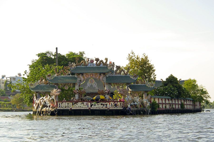 Mieu Noi Floating Temple