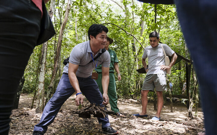 Les Rives Tour guide in Cu Chi Tunnels
