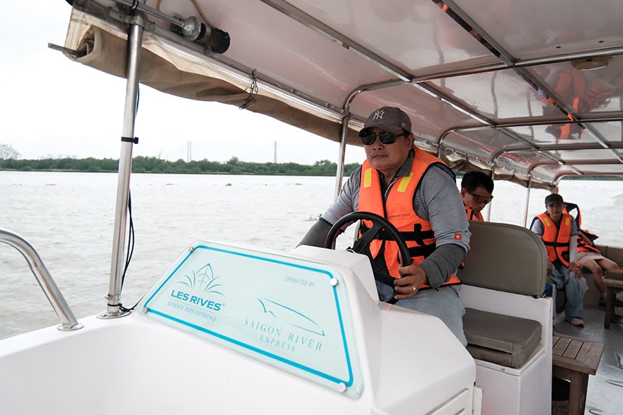 Les Rives Captain