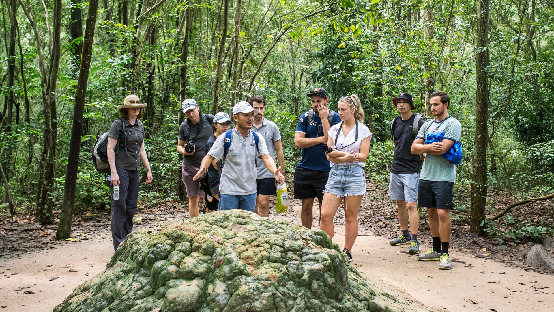 Les Rives Tour Guide in Cu Chi