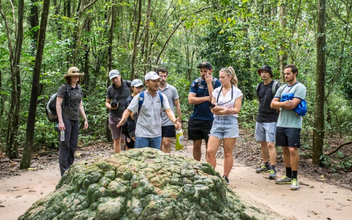 Les Rives Tour Guide in Cu Chi