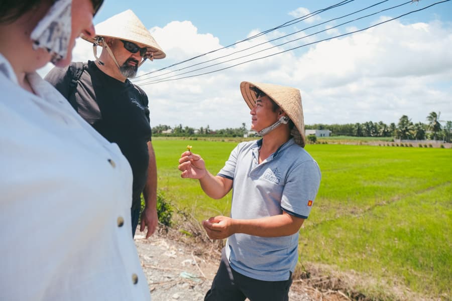 Les Rives Guide in the delta