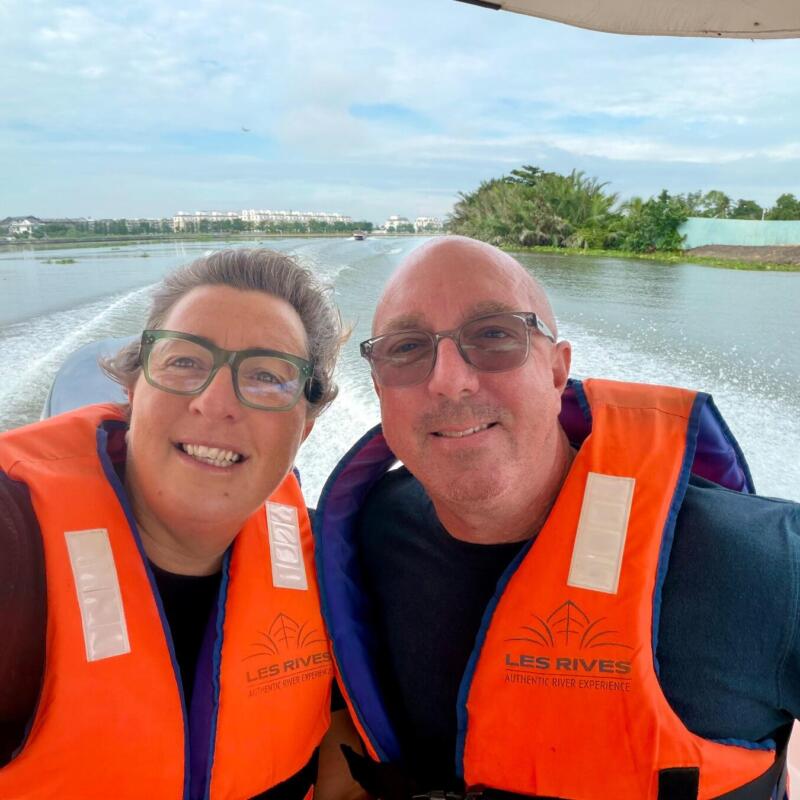 What a wonderful morning we spent visiting the tunnels via speedboat